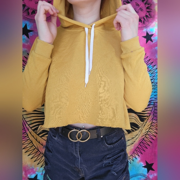 STREETWEAR SOCIETY - Long Sleeve Hoodie Crop Top - Picture 2 of 6